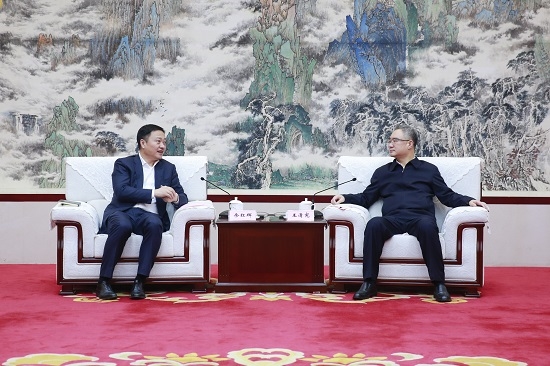 余紅輝拜會(huì)安徽省委書(shū)記鄭柵潔、省長(zhǎng)王清憲并見(jiàn)證中林集團(tuán)與安徽省政府簽約