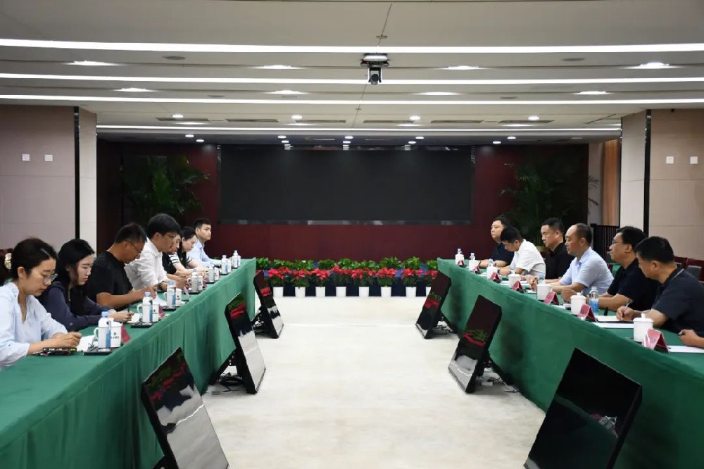 趙家悅與河北省臨漳縣委書記李書峰一行會(huì)談