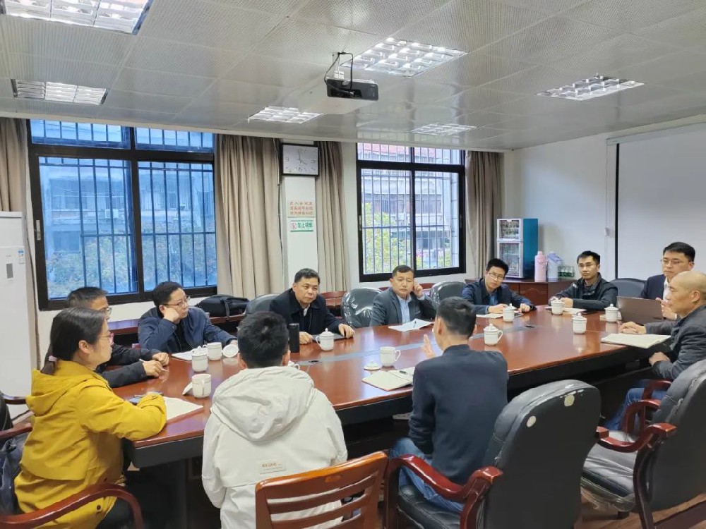 湖南省林業(yè)局基金站、林科院、法改處及聯(lián)交所調(diào)研組一行到永安林業(yè)調(diào)研